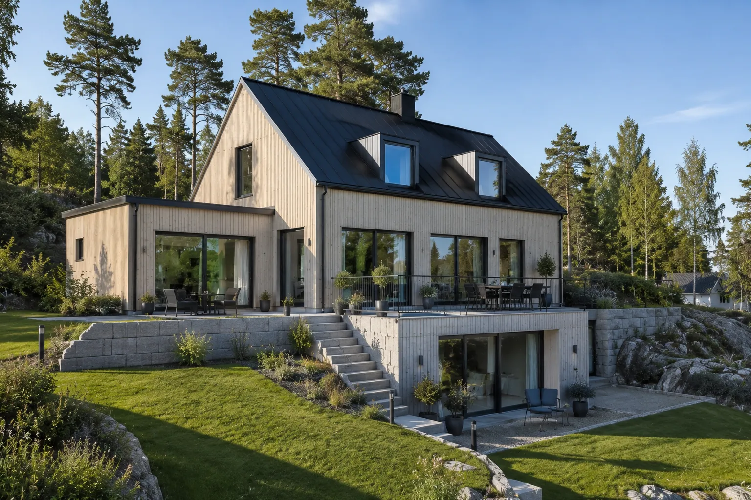 tillbyggnad på tomt i sluttning